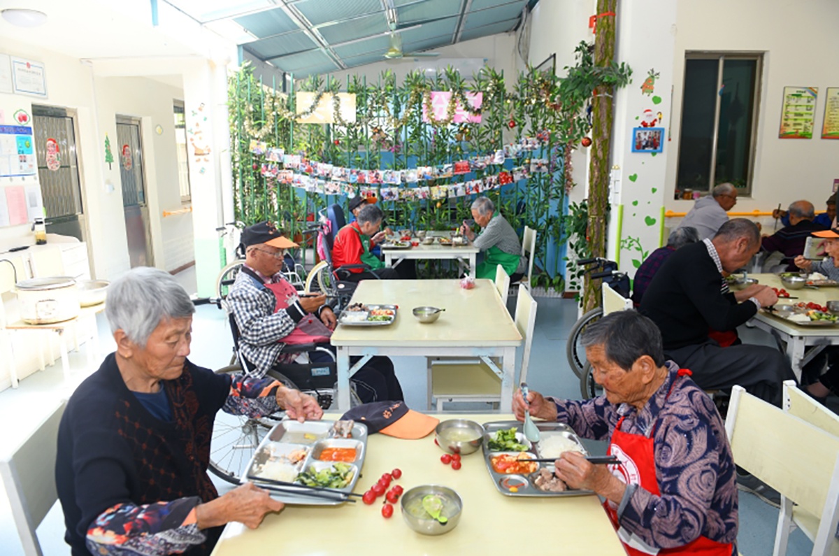 3个人里有1位老人的上海，如何创新养老模式？去“幸福老人村”感受幸福